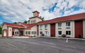 Red Roof Inn Clifton Park - Motel