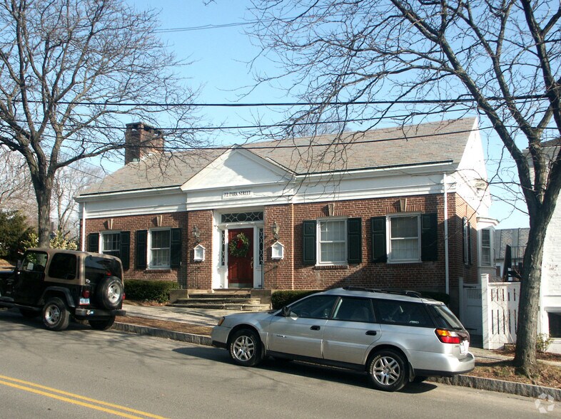 72 Park St, New Canaan, CT à louer - Photo du bâtiment - Image 2 de 36