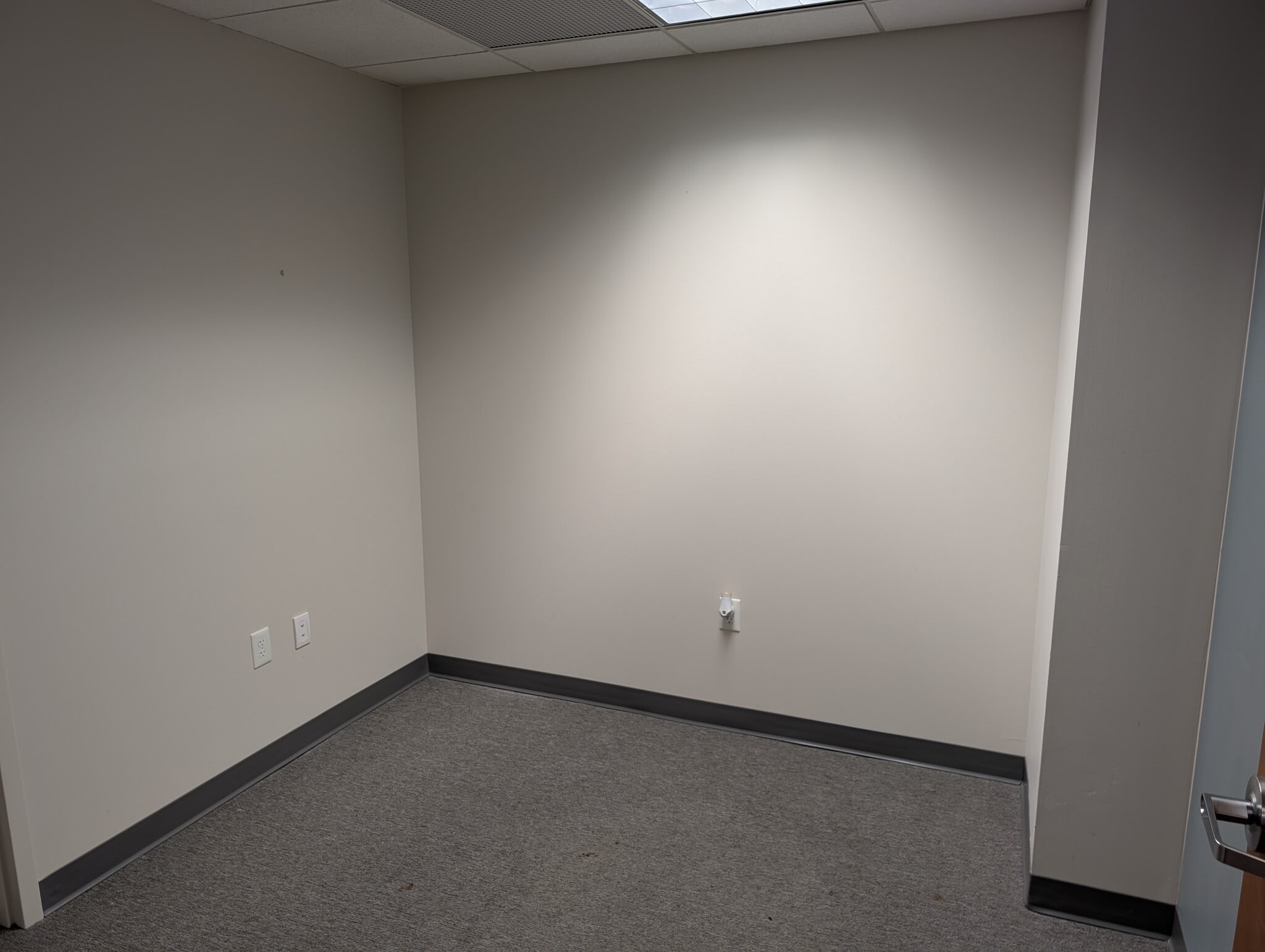 801 W Bay Dr, Largo, FL à louer Photo intérieure- Image 1 de 13