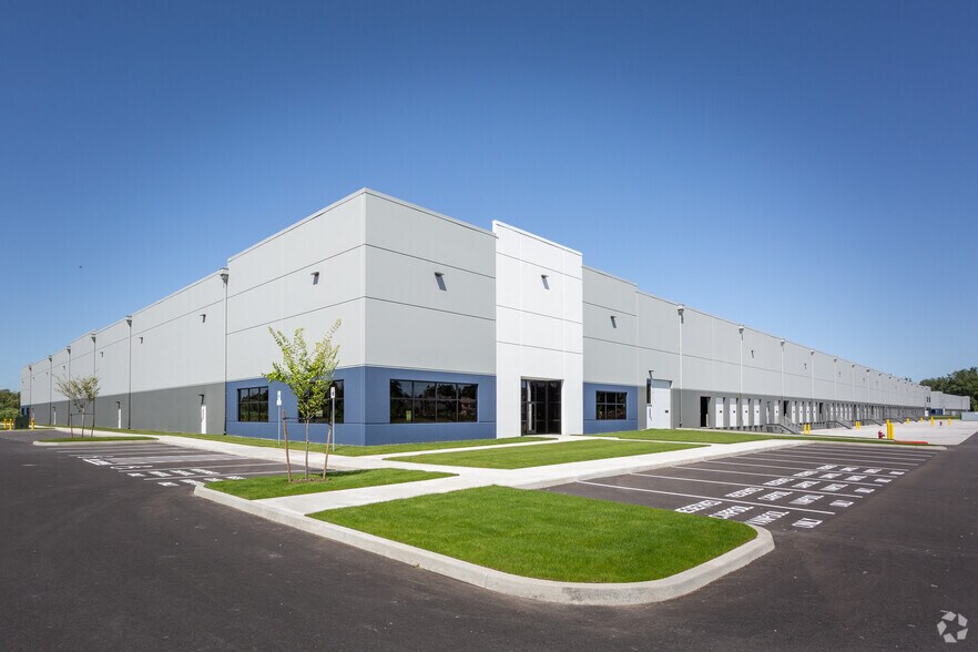 19750-19790 NE Riverside Pky, Portland, OR à louer - Photo du bâtiment - Image 2 de 2