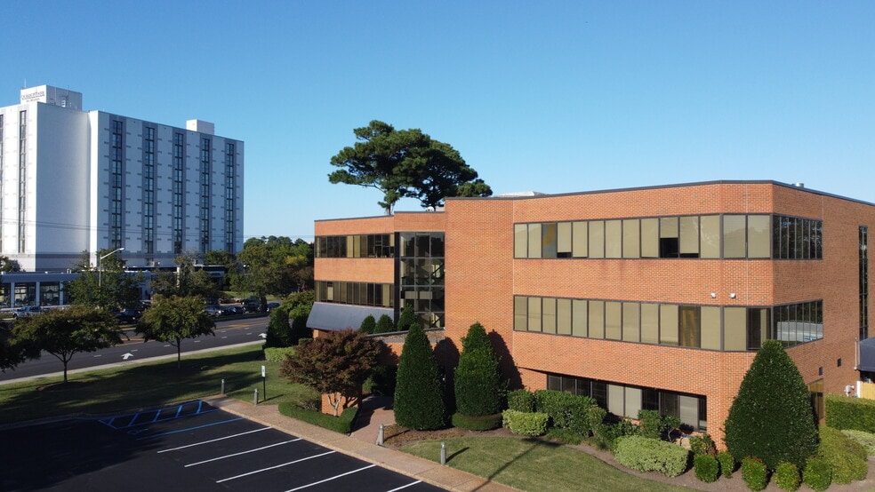 1081 19th St, Virginia Beach, VA for lease - Building Photo - Image 2 of 11