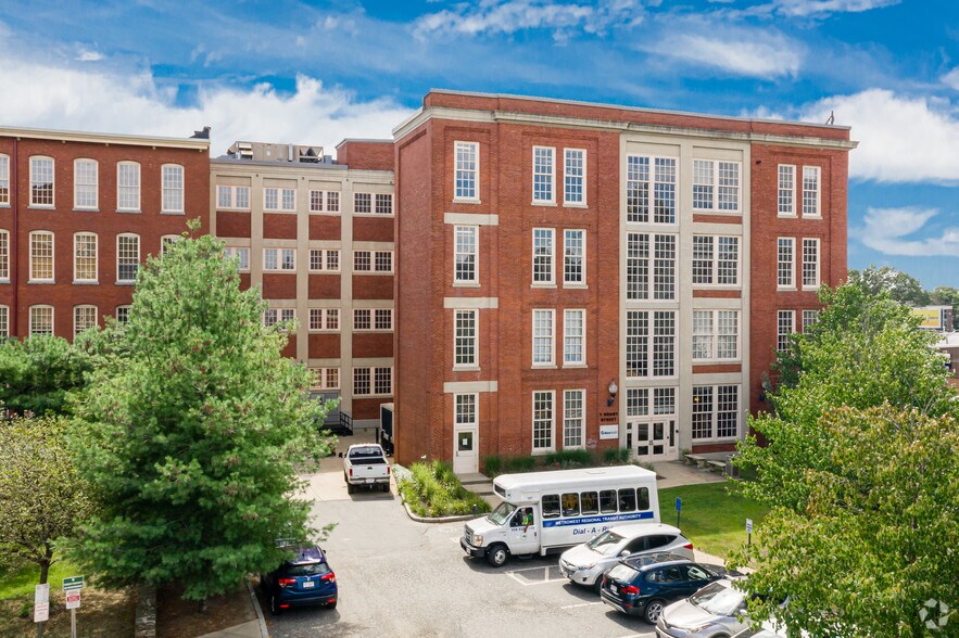 1 Grant St, Framingham, MA à louer - Photo du bâtiment - Image 2 de 11