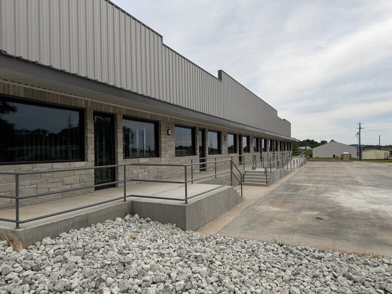 2906 Westward Dr, Nacogdoches, TX à louer - Photo du bâtiment - Image 3 de 10