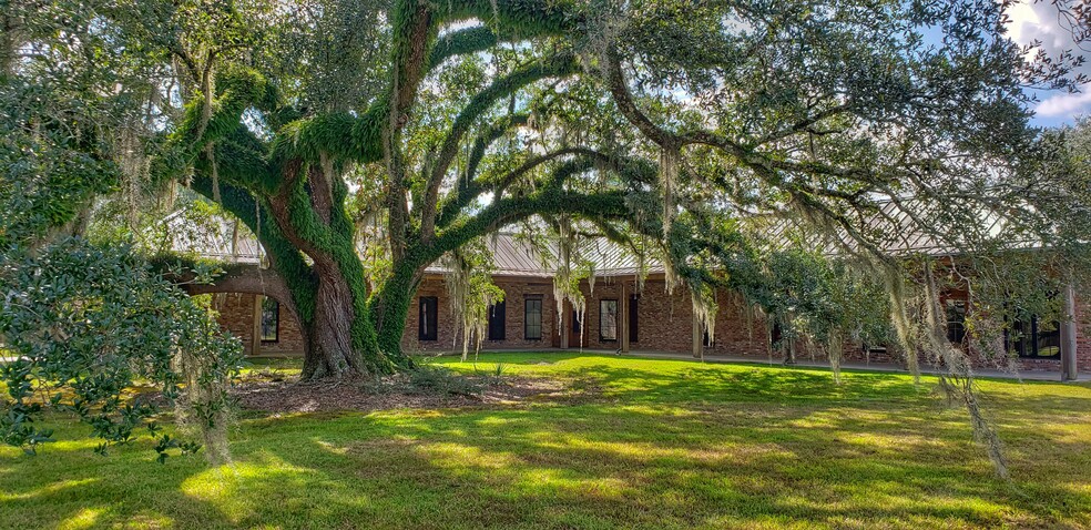 725 Westin Oaks Drive, Hammond, LA à louer - Photo du bâtiment - Image 3 de 24