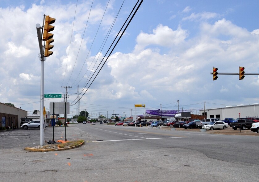 1562 N Fares Ave, Evansville, IN for lease - Building Photo - Image 3 of 5