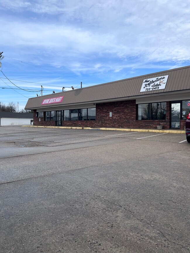 More details for 209 River Dr, Irvine, KY - Retail for Sale