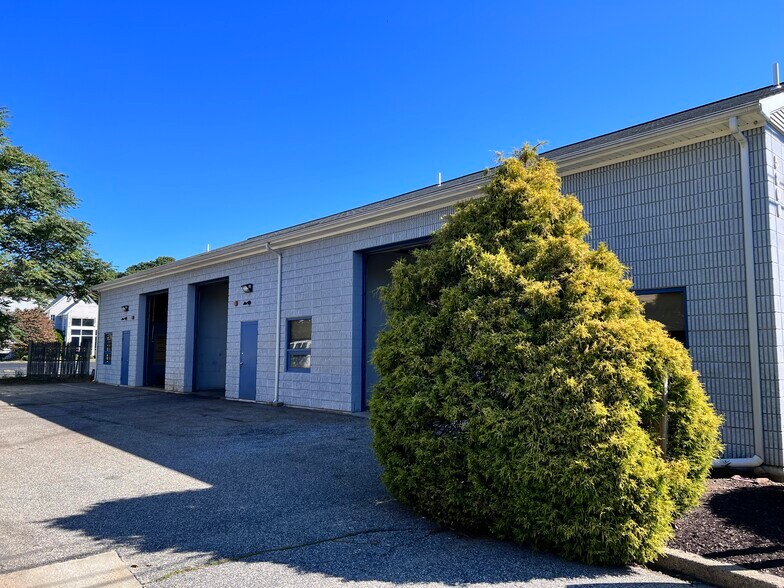5800 Post Rd, East Greenwich, RI à vendre - Photo du bâtiment - Image 2 de 10
