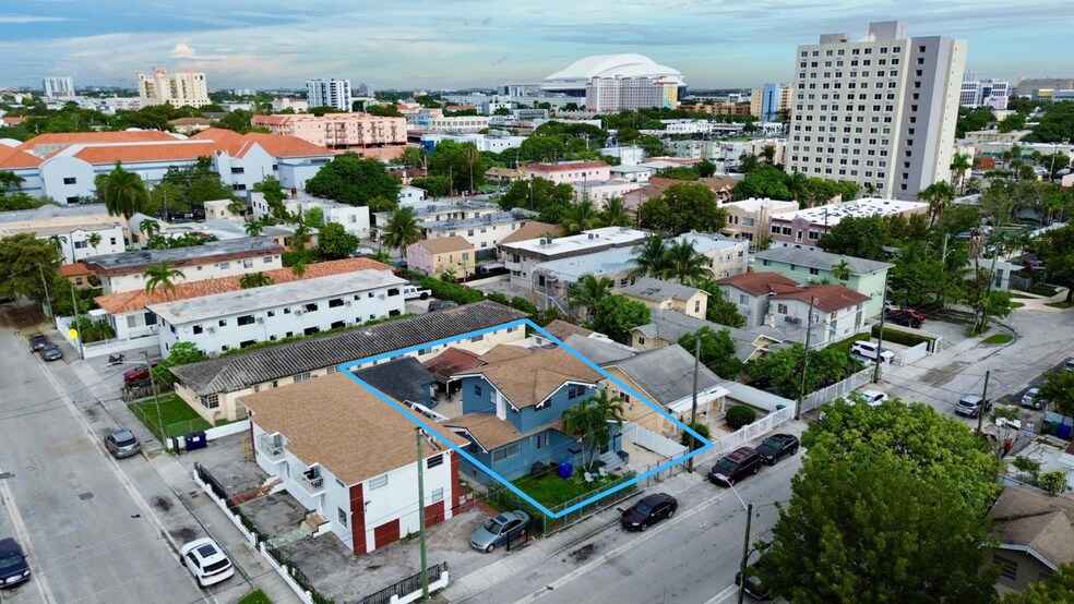 236 SW 10th Ave, Miami, FL à vendre - Photo du bâtiment - Image 3 de 15
