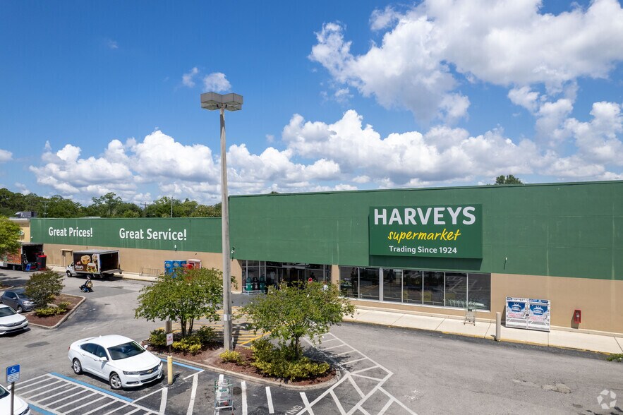 5839-5995 University Blvd W, Jacksonville, FL à louer - Photo du bâtiment - Image 2 de 6