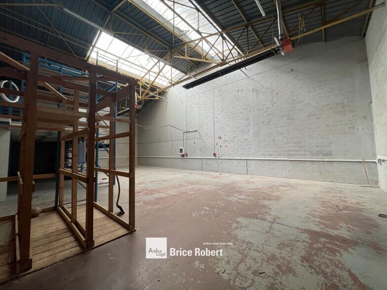 200 Rue Léon Blum, Villeurbanne for lease - Interior Photo - Image 3 of 5