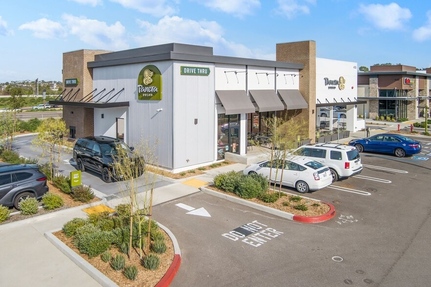 455 Hacienda Dr, Vista, CA for sale - Building Photo - Image 3 of 8