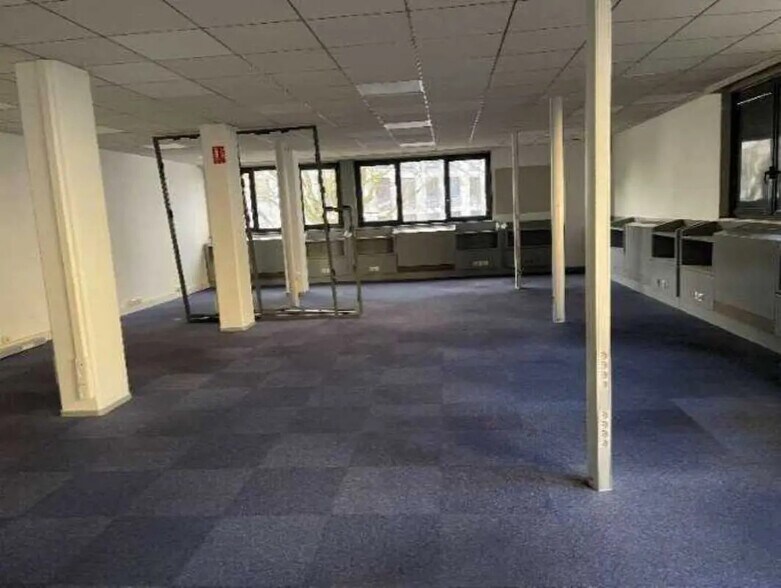 Office in Villeurbanne for sale - Interior Photo - Image 2 of 8