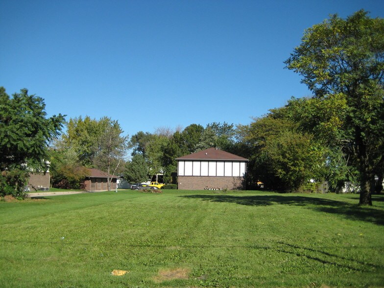 405 Mondamin & Ridge St, Minooka, IL à vendre - Photo du bâtiment - Image 2 de 2