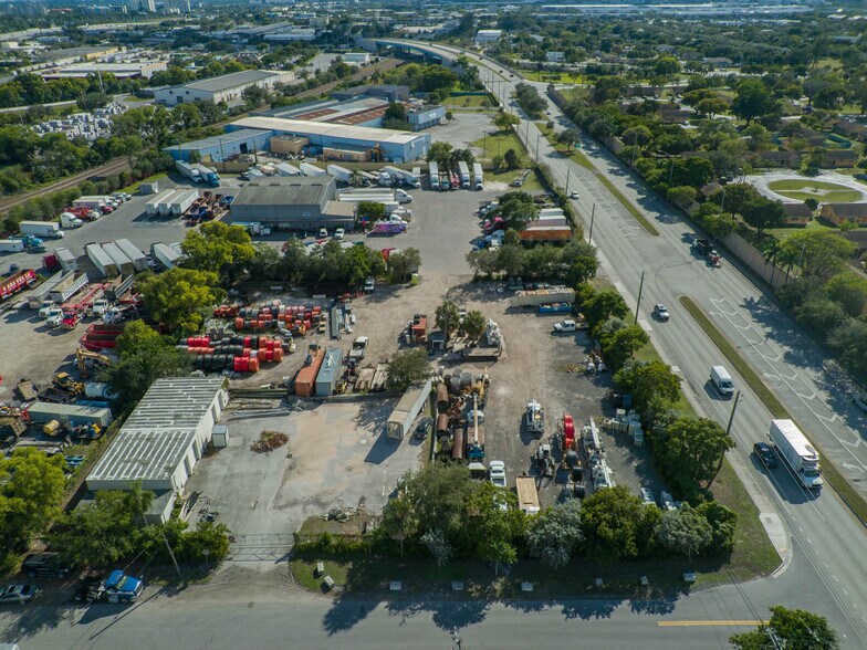1360 NW 13th St, Pompano Beach, FL à vendre - Photo du bâtiment - Image 2 de 5