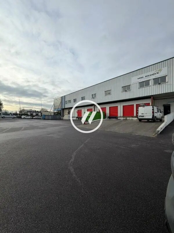 Industrial in Gonesse for lease Building Photo- Image 1 of 3