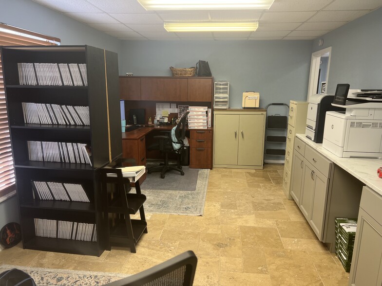 609 N Hepburn Ave, Jupiter, FL for lease - Building Photo - Image 2 of 15