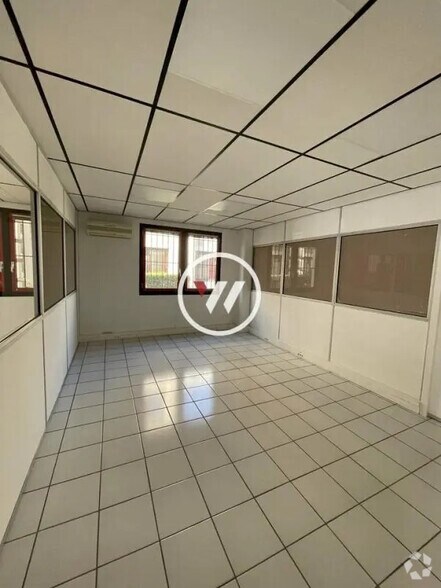 Bureau dans Aubagne à louer - Photo intérieure - Image 3 de 7