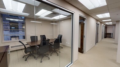 120 W Madison St, Chicago, IL à louer Photo intérieure- Image 2 de 9