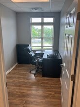 5770 Gateway Blvd, Mason, OH for lease Interior Photo- Image 2 of 4