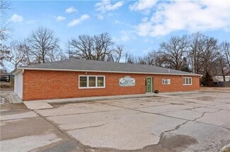Plus de détails pour 306 Wollard Blvd, Richmond, MO - Commerce de détail à vendre