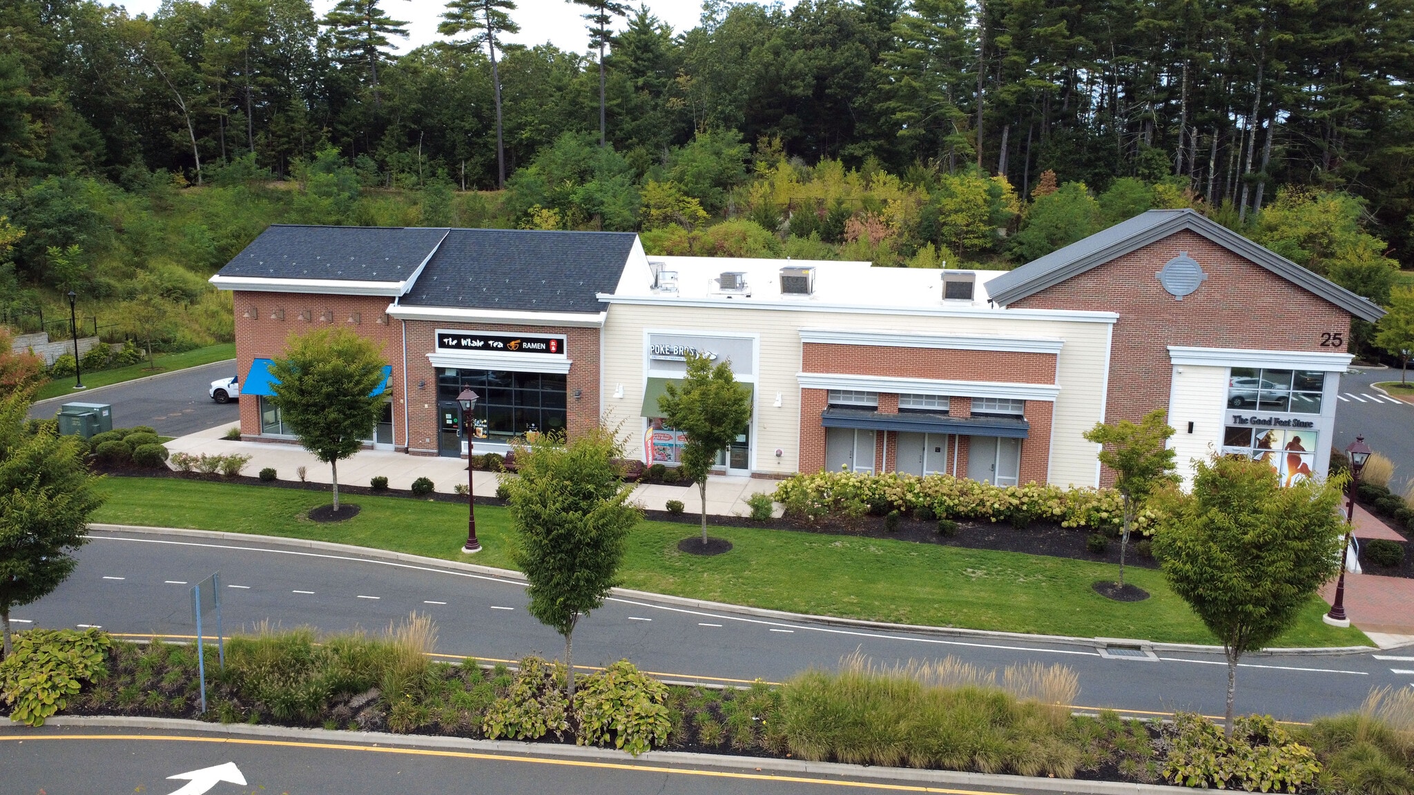 21 Ensign Dr, Avon, CT à louer Photo du bâtiment- Image 1 de 4