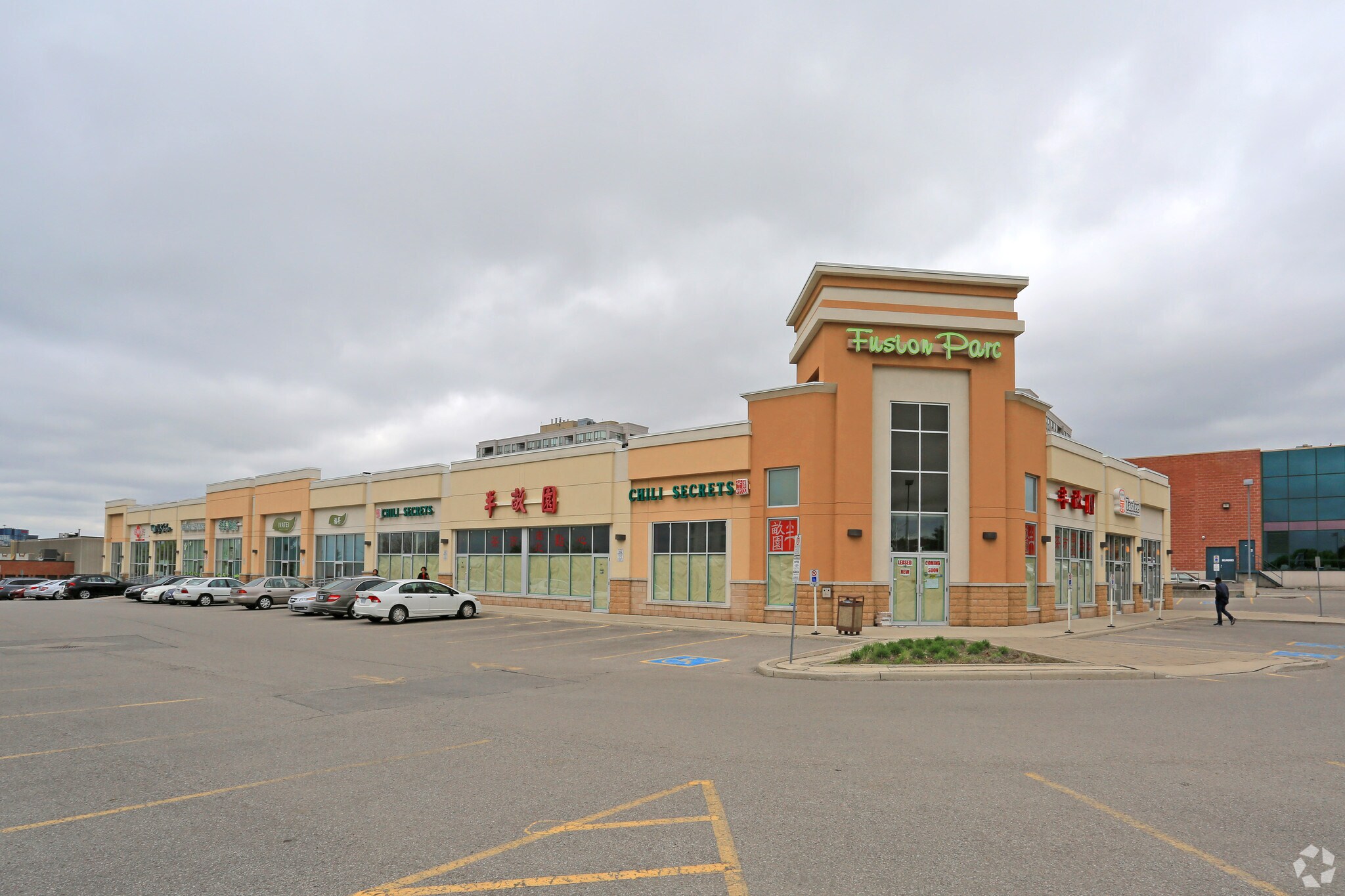 9021 Leslie St, Richmond Hill, ON à vendre Photo principale- Image 1 de 1