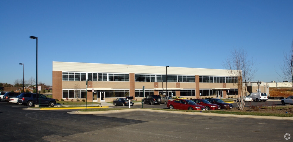 923 Maple Grove Dr, Fredericksburg, VA for lease - Building Photo - Image 1 of 4