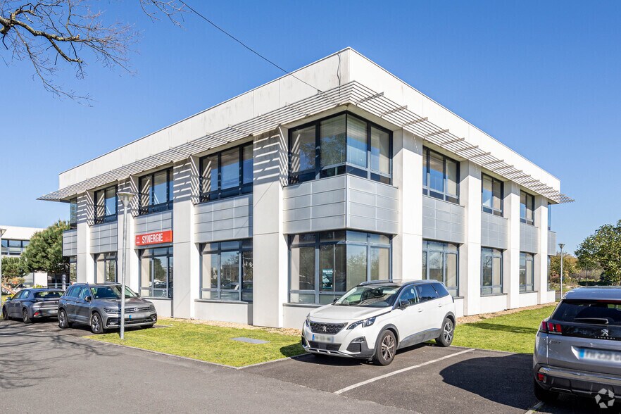 75-77 Avenue John Fitzgerald Kennedy, Mérignac à louer - Photo du bâtiment - Image 2 de 2