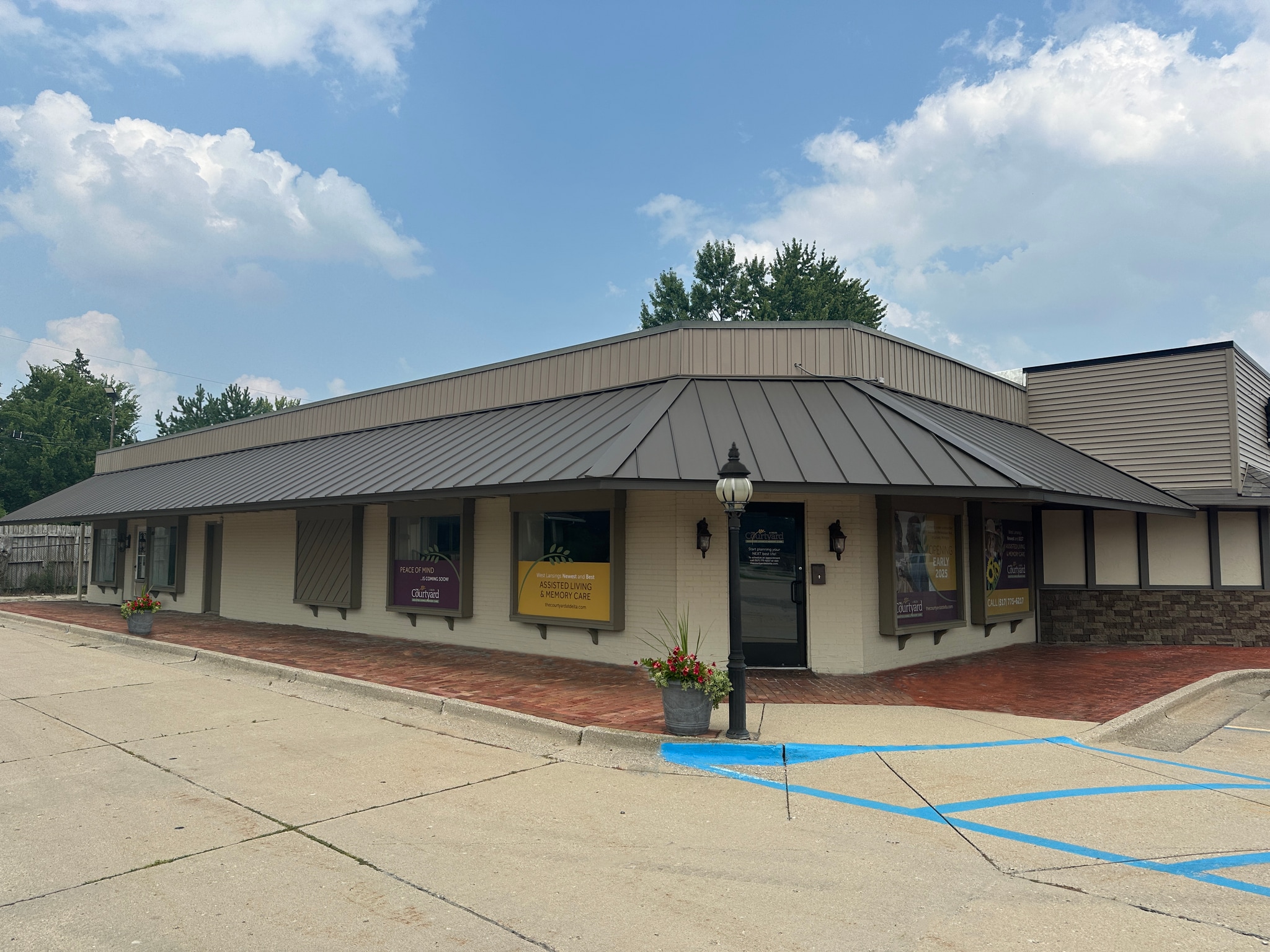 615-643 E Saginaw Hwy, Grand Ledge, MI for lease Building Photo- Image 1 of 7
