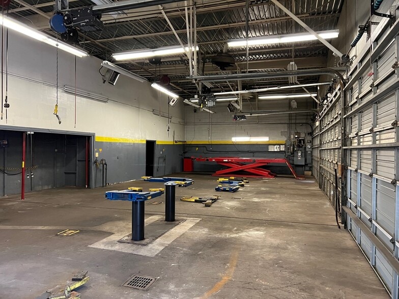 6930 Walnut St, Upper Darby, PA for lease - Building Photo - Image 3 of 10