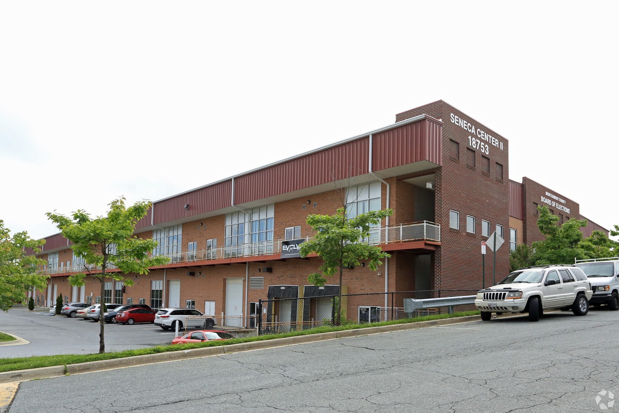 18753 N Frederick Ave, Gaithersburg, MD for lease Primary Photo- Image 1 of 5