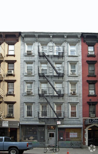 127 E 7th St, New York, NY à louer - Photo du bâtiment - Image 3 de 6