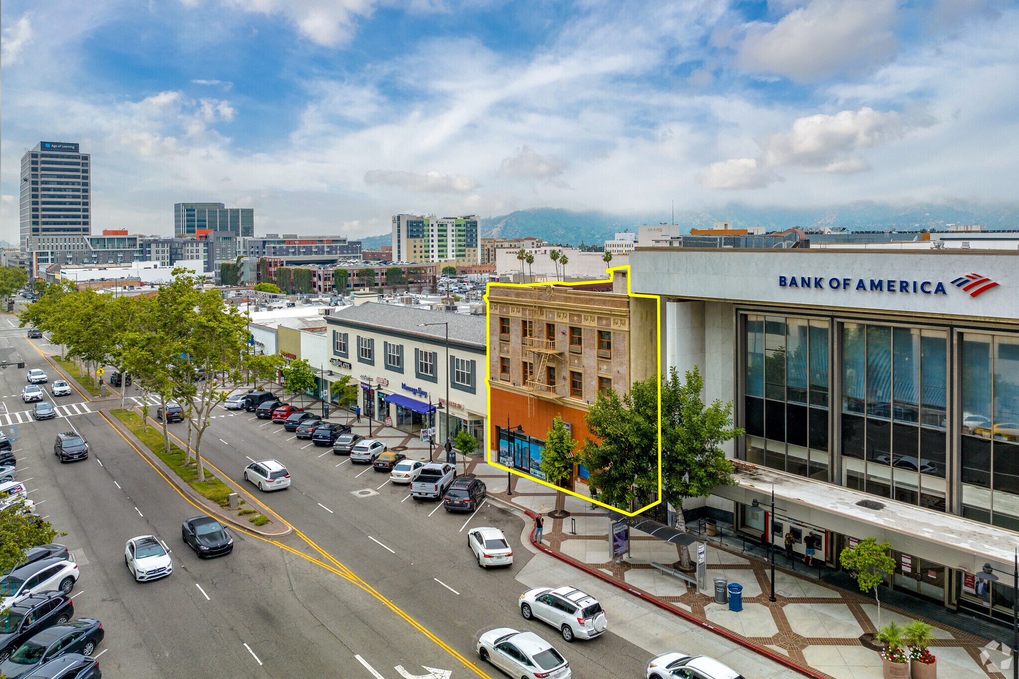 337-339 1/2 N Brand Blvd, Glendale, CA à louer Photo du bâtiment- Image 1 de 12