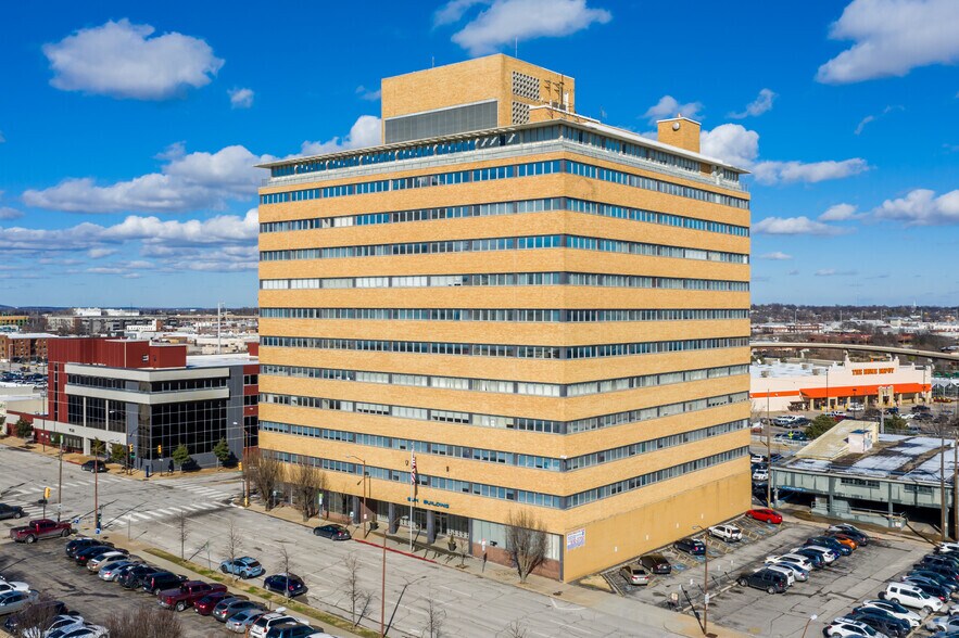 907 S Detroit Ave, Tulsa, OK à louer - Photo du bâtiment - Image 1 de 7