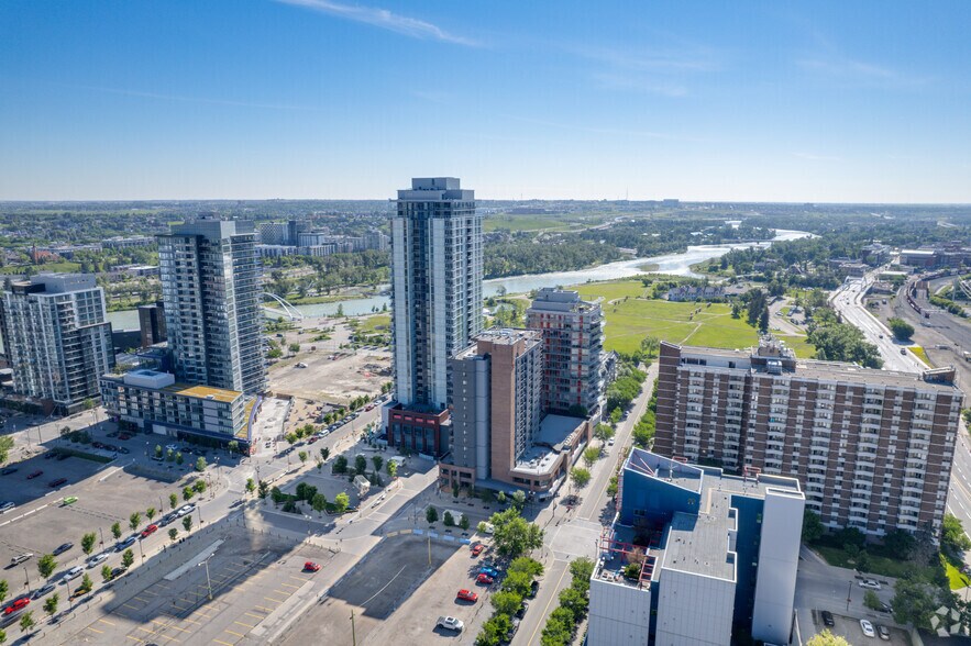 602 8 Av SE, Calgary, AB à louer - Aérien - Image 2 de 5