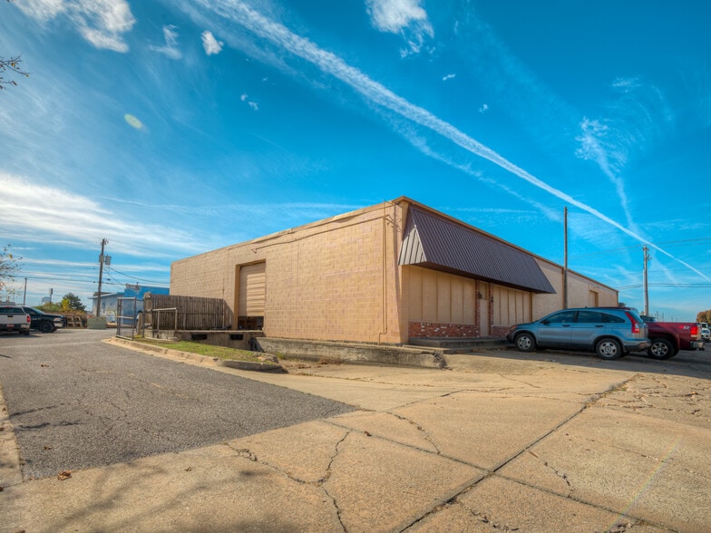 3730-3732 N MacArthur Blvd, Warr Acres, OK for lease - Building Photo - Image 2 of 24