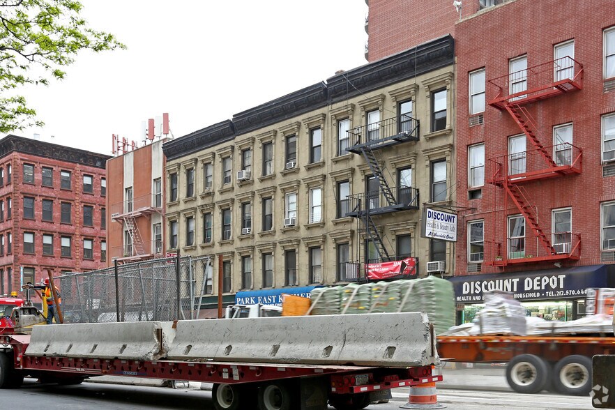 1625 2nd Ave, New York, NY for sale - Building Photo - Image 2 of 3