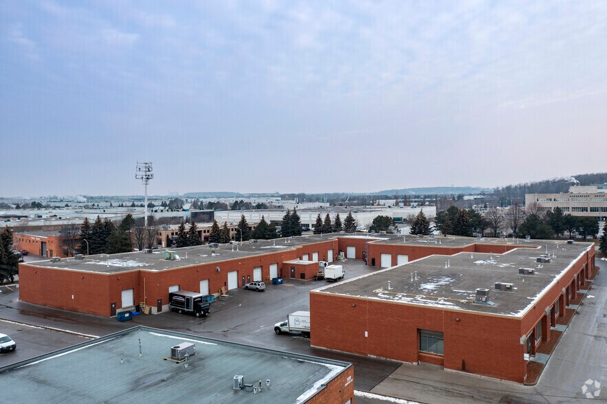 75 Fernstaff Ct, Vaughan, ON à vendre - Photo du bâtiment - Image 3 de 5