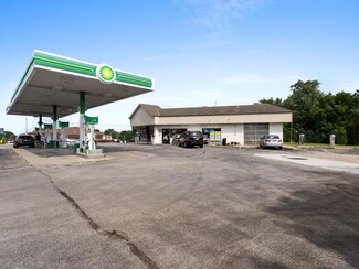 Plus de détails pour 11931 W Janesville Rd, Hales Corners, WI - Vente au détail à vendre