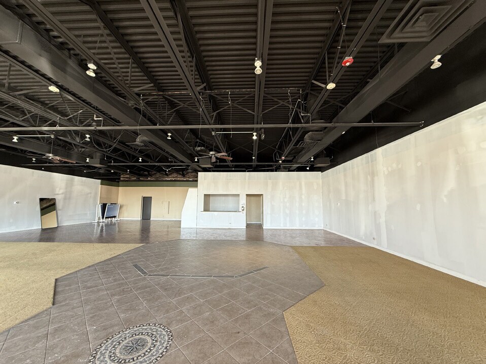 2375-2399 S Randall Rd, Algonquin, IL for lease Construction Photo- Image 1 of 5
