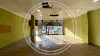 Plus de détails pour Multi-résidentiel à vendre