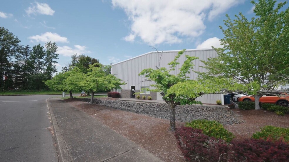 2545 Aerial Way SE, Salem, OR à vendre - Vidéo sur l’inscription commerciale - Image 2 de 24