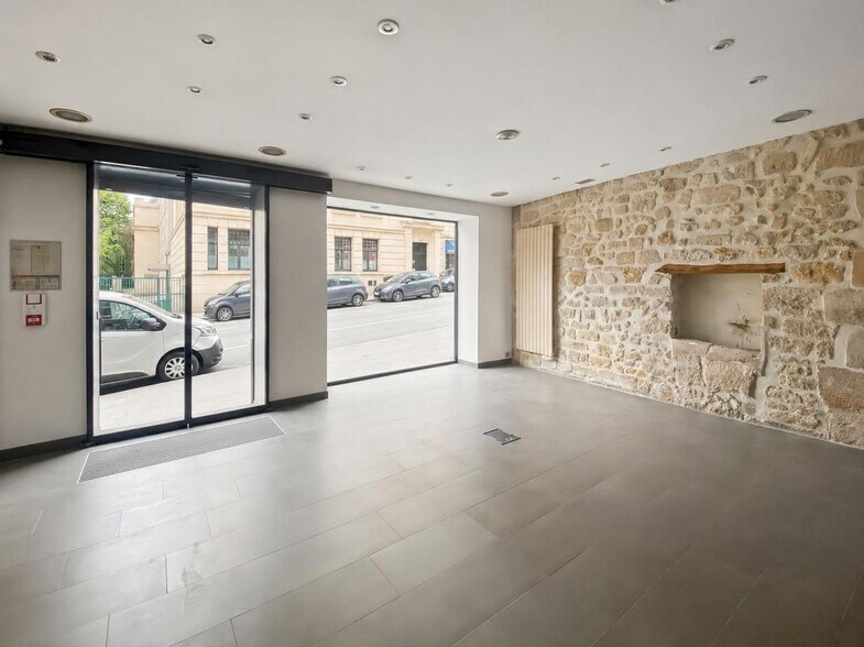 Rue Du Cardinal Lemoine, Paris à vendre - Photo du bâtiment - Image 2 de 6
