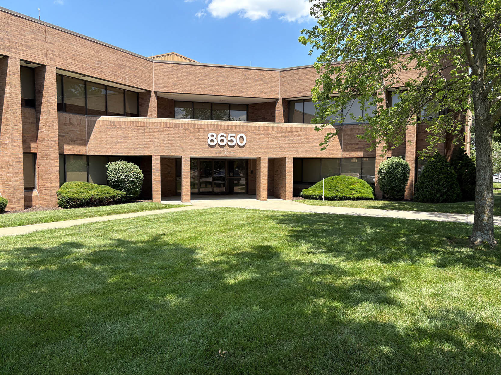 8650 College Blvd, Overland Park, KS à louer Photo du bâtiment- Image 1 de 9