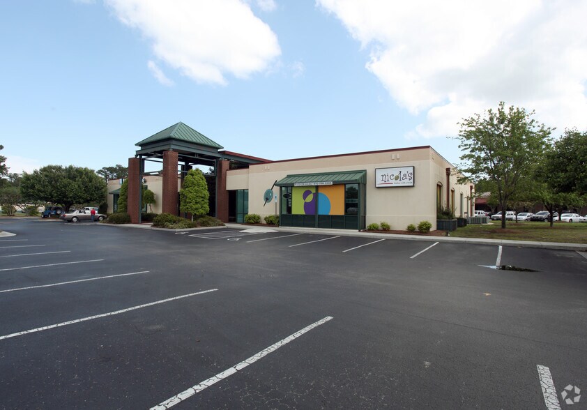 5704 Oleander Dr, Wilmington, NC for lease - Primary Photo - Image 1 of 3