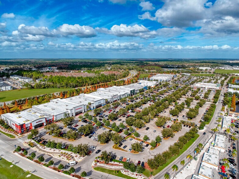 Route 54, Wesley Chapel, FL à louer - Photo du bâtiment - Image 2 de 14