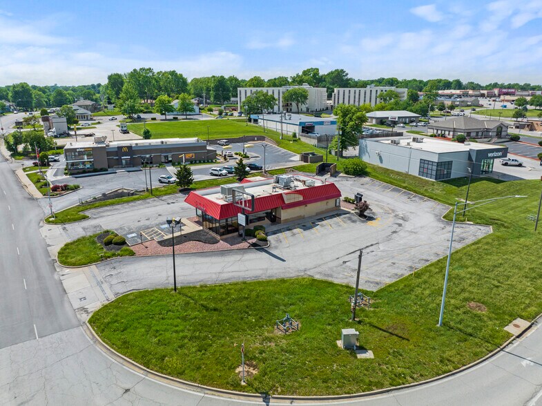 16800 E Gudgell Rd, Independence, MO for lease - Building Photo - Image 1 of 27