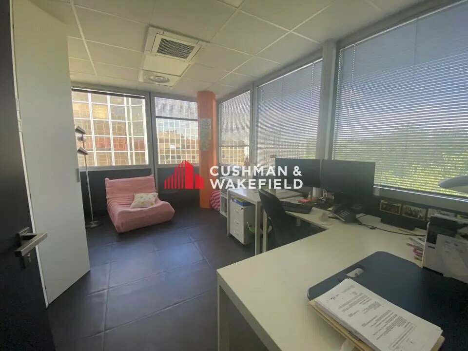 57 Boulevard De L'Embouchure, Toulouse for sale Interior Photo- Image 1 of 10