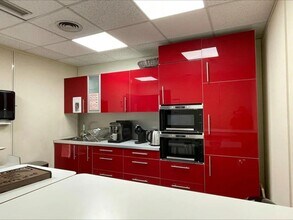 Office in Cergy for lease Interior Photo- Image 1 of 20