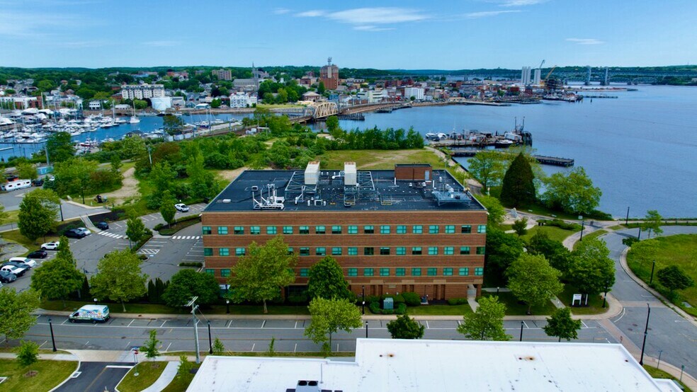 1 Chelsea St, New London, CT à louer - Photo du bâtiment - Image 3 de 26